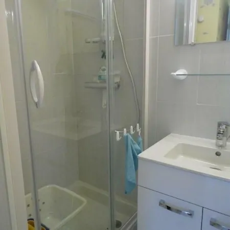 بيت للعطل House Clos Des Amandines 12 *